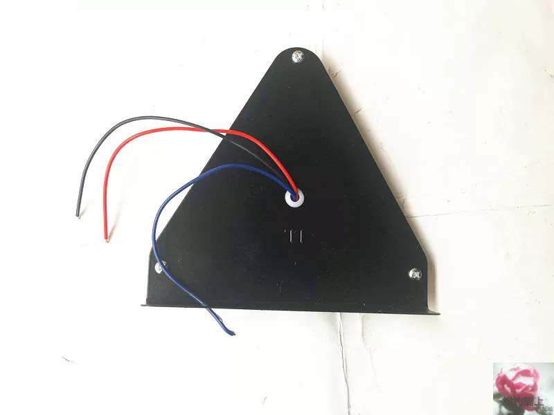 12V24V货车挂车 防追尾爆闪雾灯三角形LED爆闪灯七彩灯后雾灯