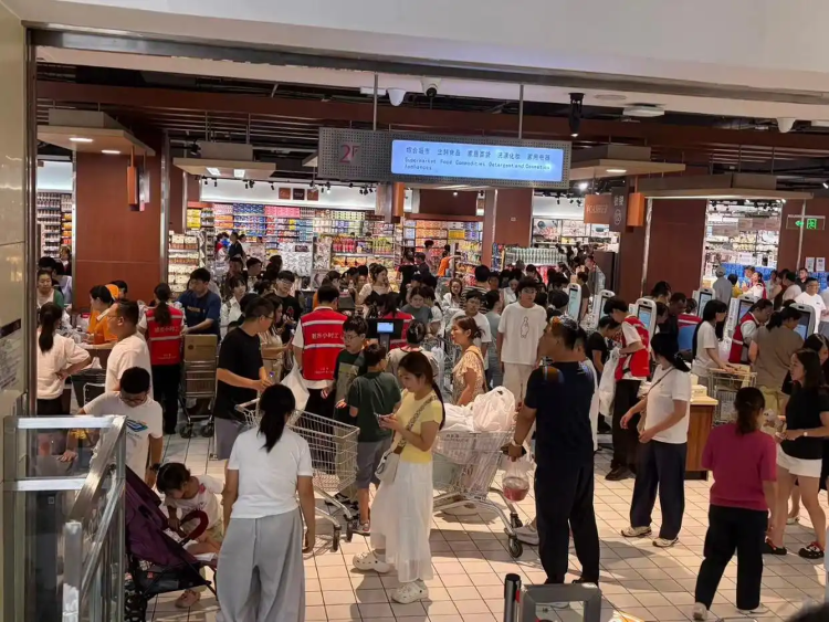 “胖东来涨租闭店”纠纷，何以掀起舆论波澜？